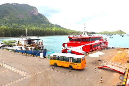CẢNG TÀU TRẦN ĐỀ ĐI CÔN ĐẢO