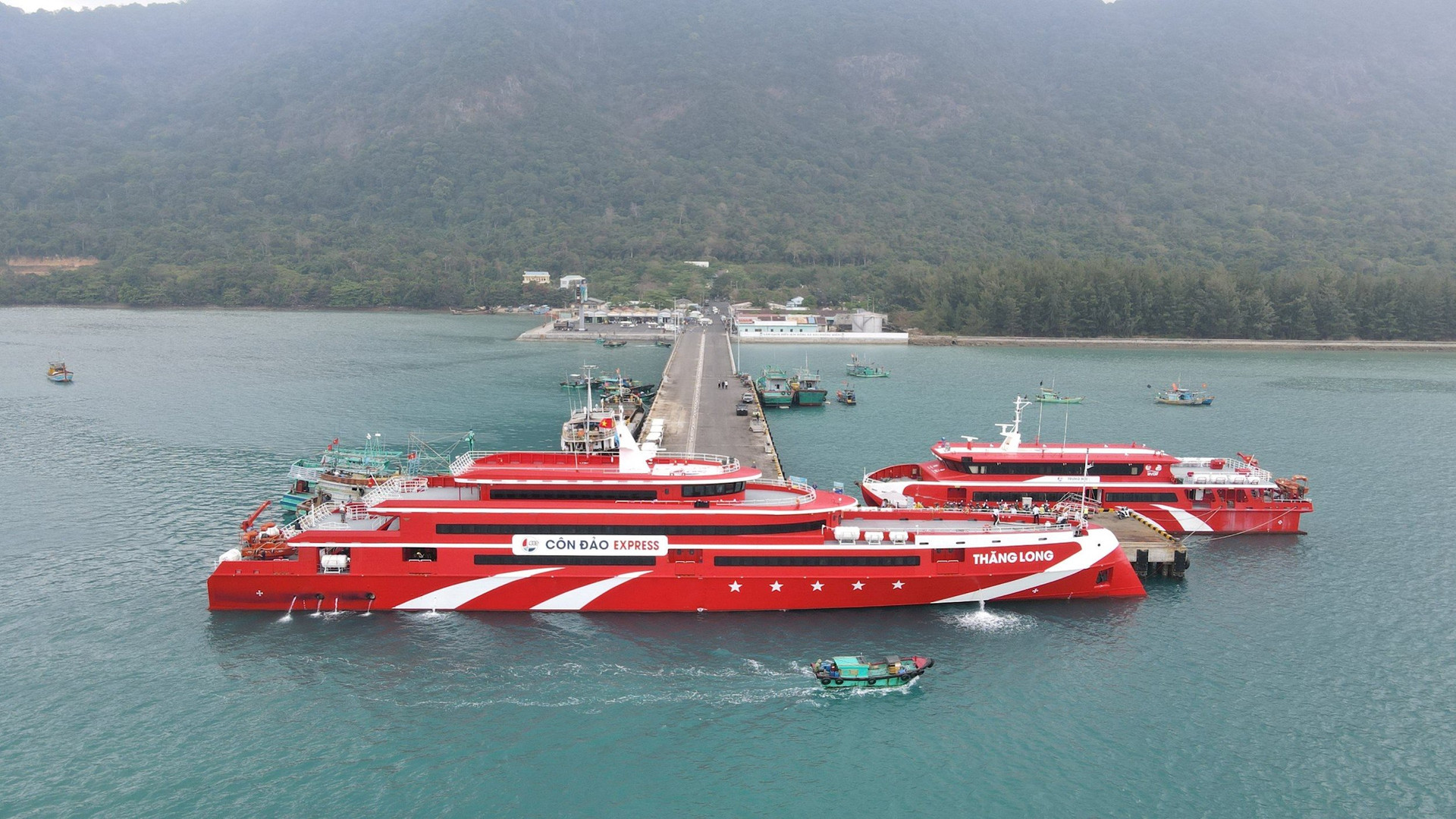 FERRY PORT TRAN DE TO CON DAO